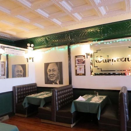 The Polo Inn Bridgeport U.S.A. Чикаго Экстерьер фото