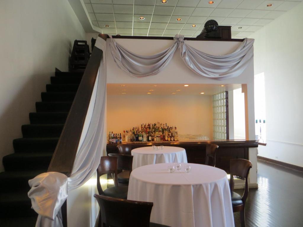 The Polo Inn Bridgeport U.S.A. Чикаго Экстерьер фото