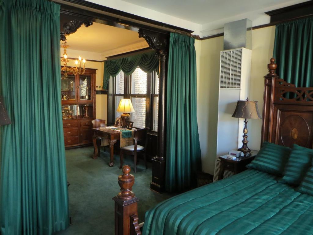 The Polo Inn Bridgeport U.S.A. Чикаго Экстерьер фото