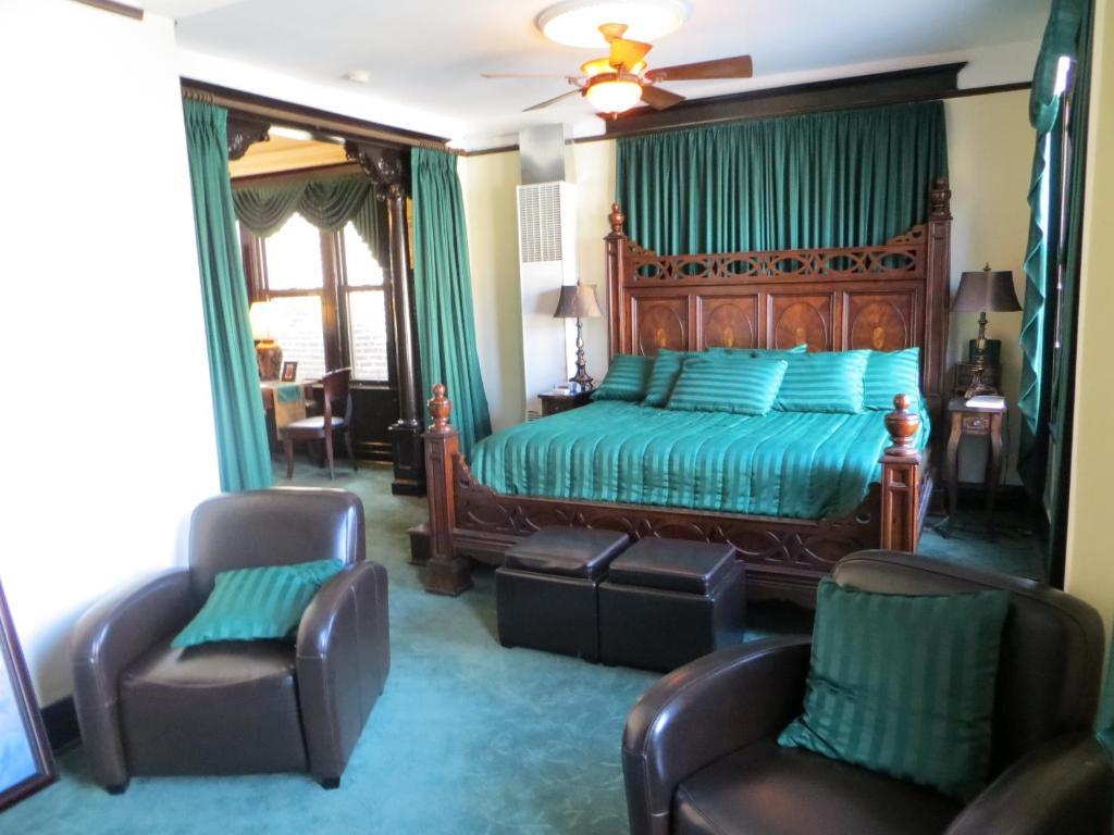 The Polo Inn Bridgeport U.S.A. Чикаго Экстерьер фото