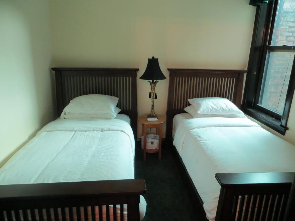 The Polo Inn Bridgeport U.S.A. Чикаго Экстерьер фото