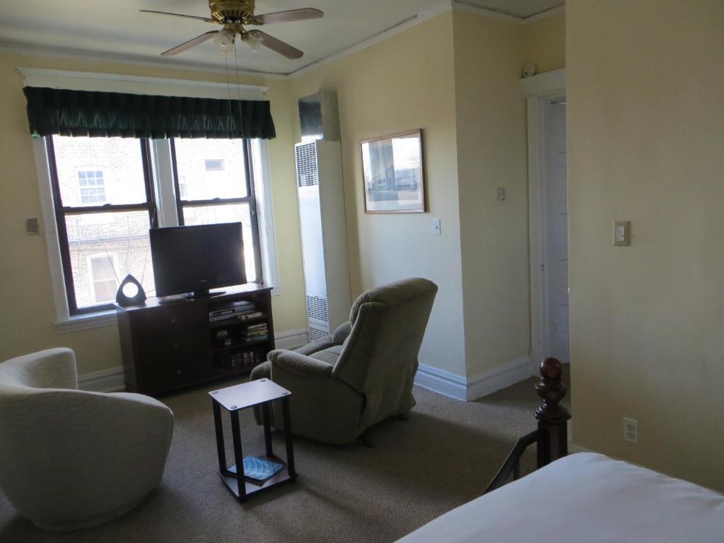 The Polo Inn Bridgeport U.S.A. Чикаго Экстерьер фото